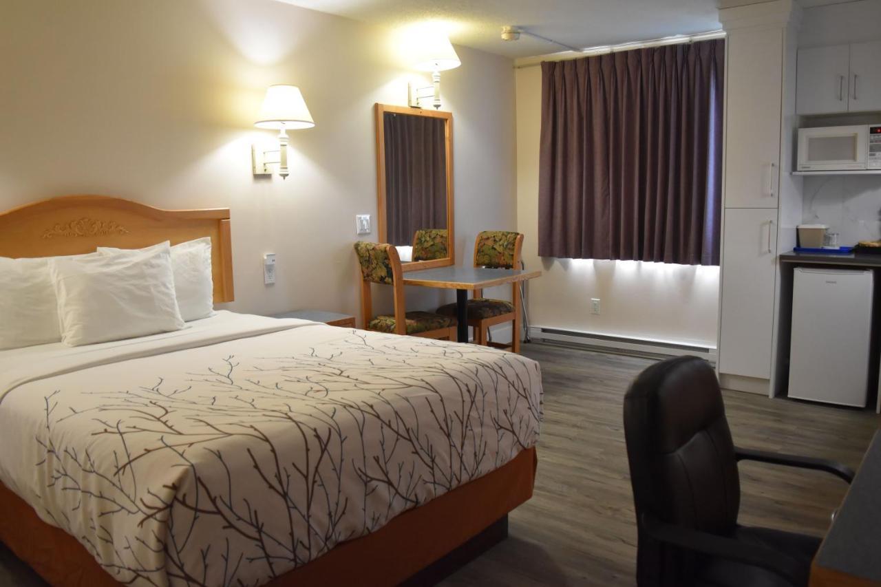 Canadas Best Value Inn & Suites-Castlegar Eksteriør billede