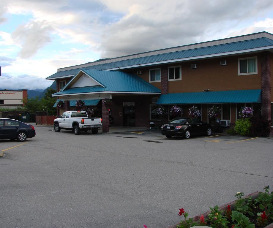 Canadas Best Value Inn & Suites-Castlegar Eksteriør billede