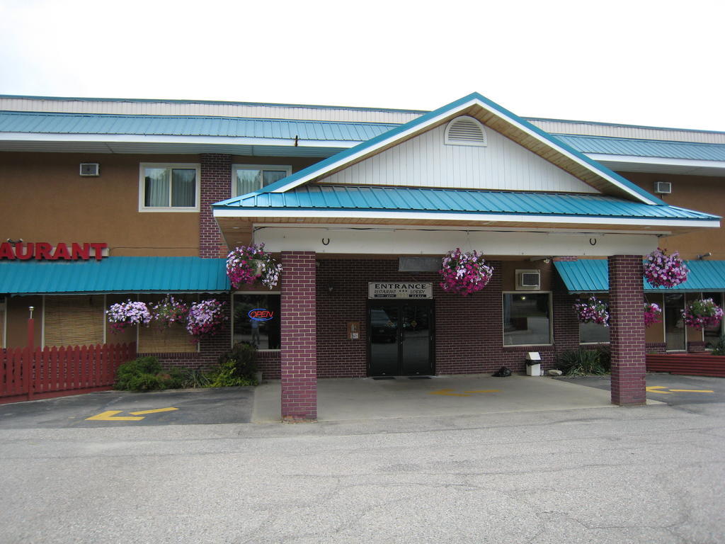 Canadas Best Value Inn & Suites-Castlegar Eksteriør billede